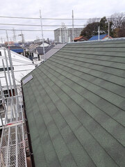 屋根材、最近はグリーンが人気です。